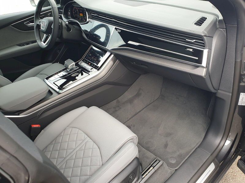 Audi Q8 (2026) SUV 60 TFSI e quattro 360kW - fotka 18 z 31