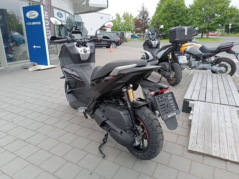 Aprilia (2026) SR GT 400 Rugget Black - fotka 5 z 9