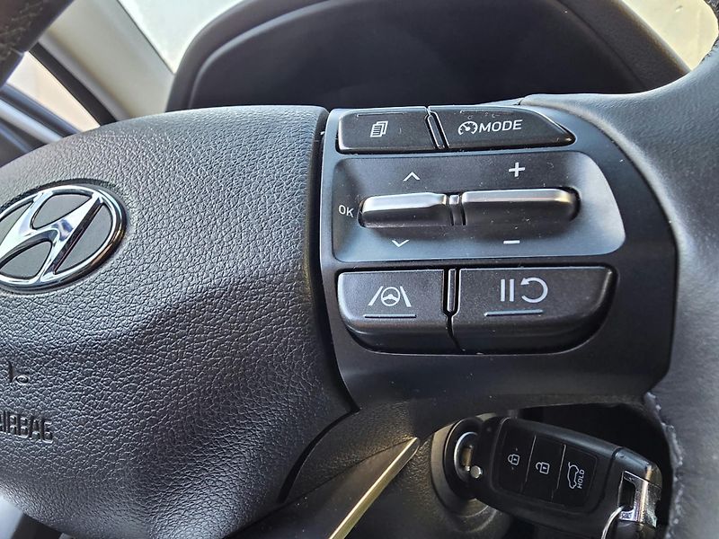 Hyundai i30 1.5-AUTOMAT-MILDHYBRID 48V - fotka 16 z 22