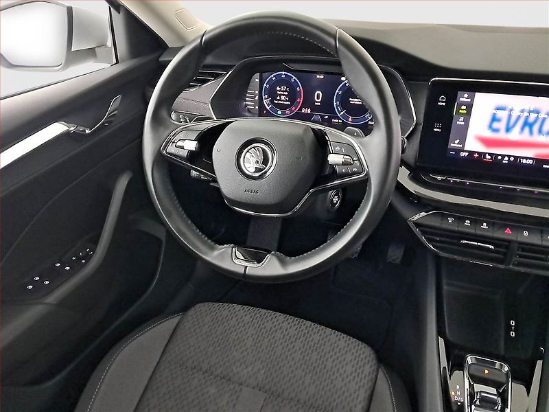 Škoda Octavia (2023) 1.5 TSI e-tec - fotka 7 z 17