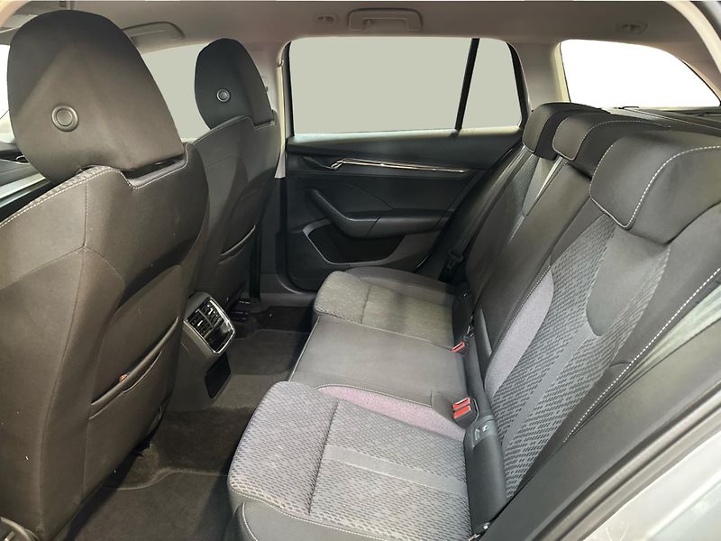 Škoda Octavia 2,0TDi 110kW STYLE KOMFORT DSG - fotka 11 z 25