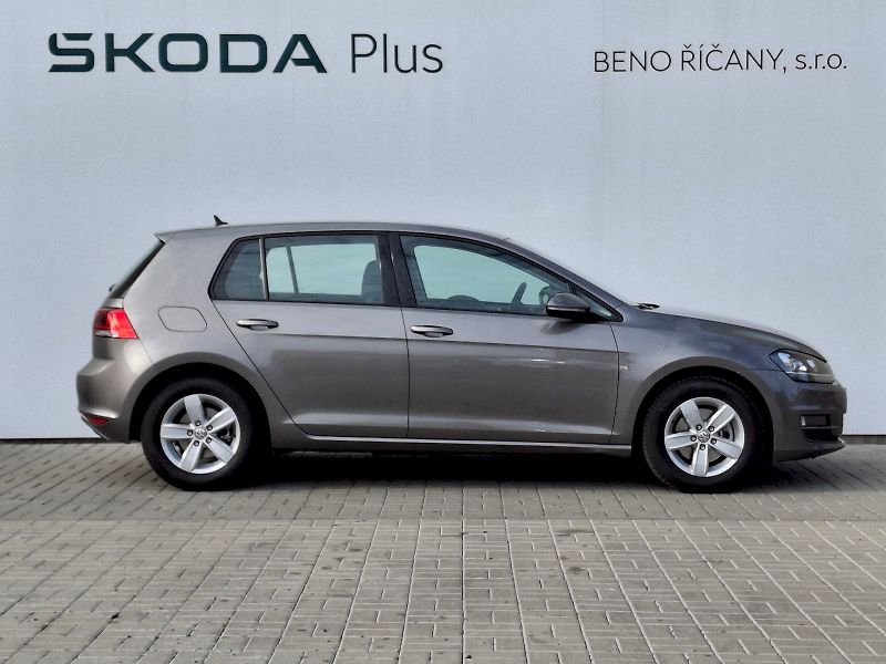 Volkswagen Golf (2017) Comfort 1,4TSi 92kW - fotka 11 z 32