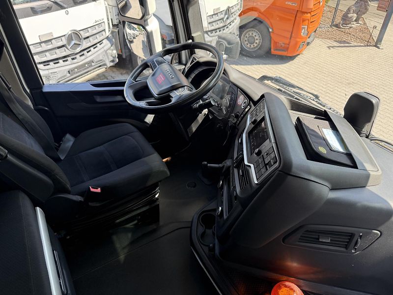 Iveco X-WAY AS300X57ZHRON+, SOUPRAVA 60T - fotka 15 z 18