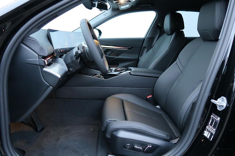 BMW Řada 5 520i - fotka 2 z 6