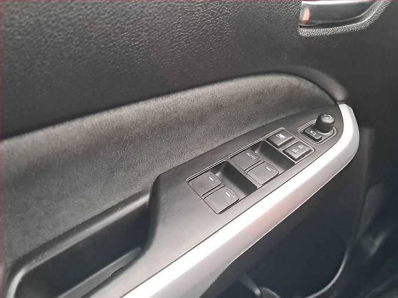 Suzuki Vitara (2017) 1.4 BoosterJet, 4X4 - fotka 16 z 17