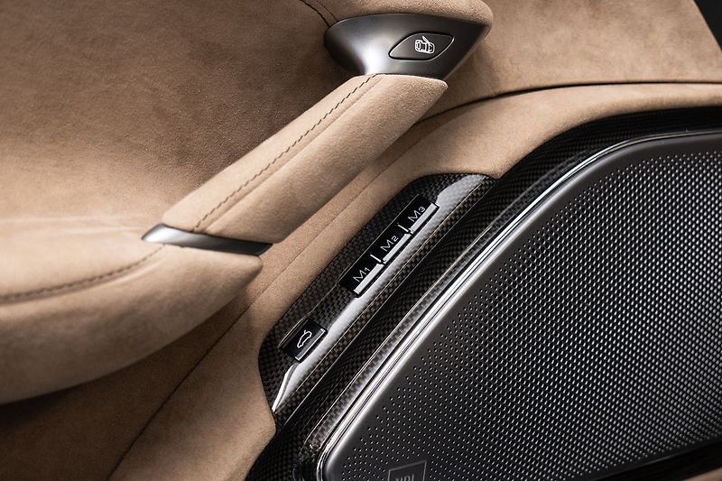 Ferrari Roma Spider Carbon/JBL/360/LED - fotka 11 z 26