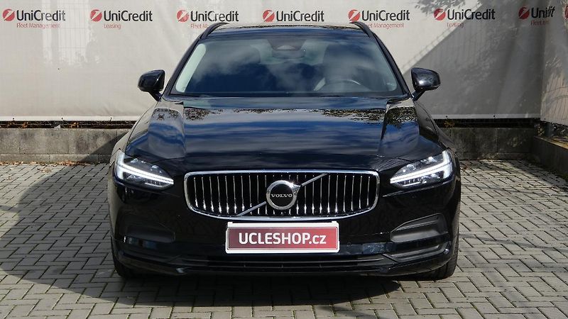 Volvo V90 B4 AWD Diesel Momentum - fotka 2 z 23