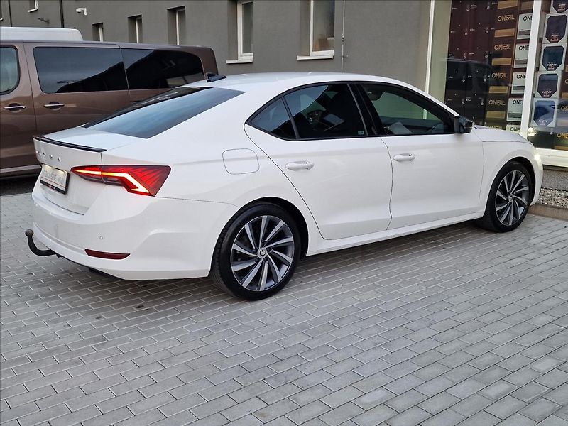 Škoda Octavia 2.0 TDI DSG Style Sport,1.Maj - fotka 11 z 49