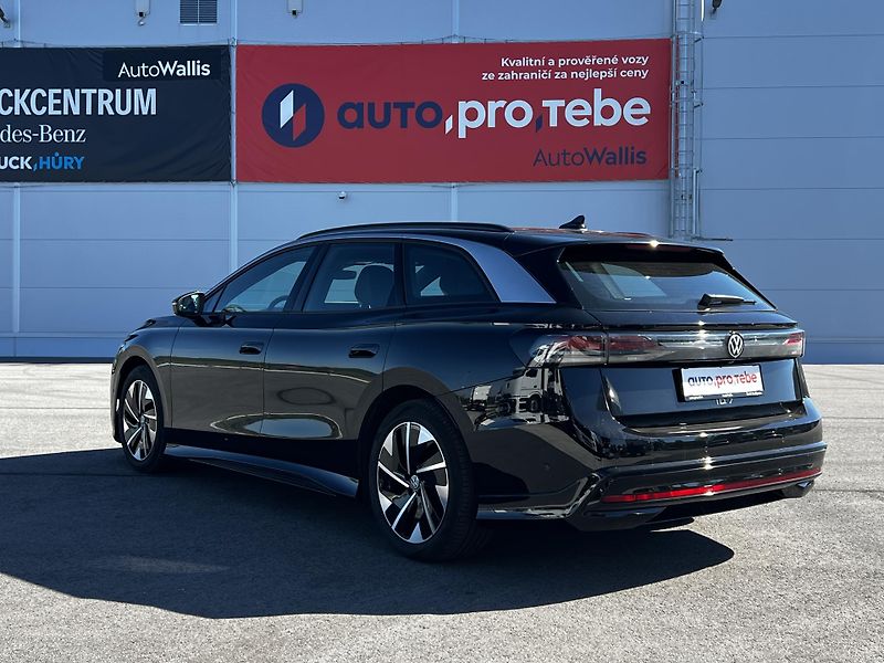 Volkswagen ID.7 Tourer 210kW 82kWh Pro 1.Maj DPH - fotka 5 z 28