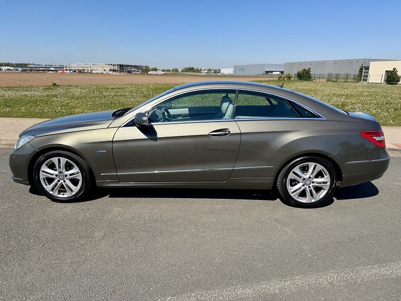 Mercedes-Benz Třídy E 250 CGI 5G KUPÉ SERVISKA - fotka 2 z 39