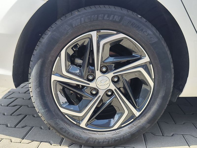 Hyundai i30 1.5 T-GDI/117kW Smart DCT - fotka 31 z 32