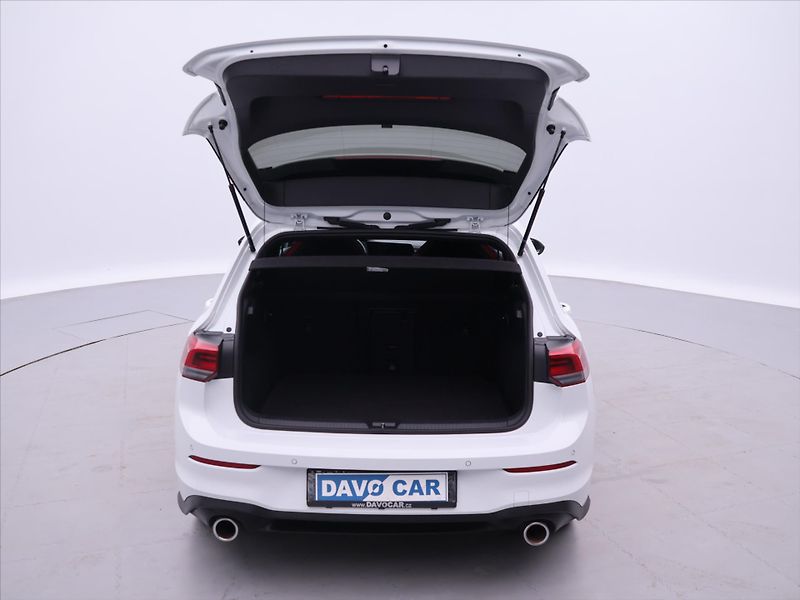 Volkswagen Golf 2,0 TSI GTI 180kW Virtual DPH - fotka 9 z 35