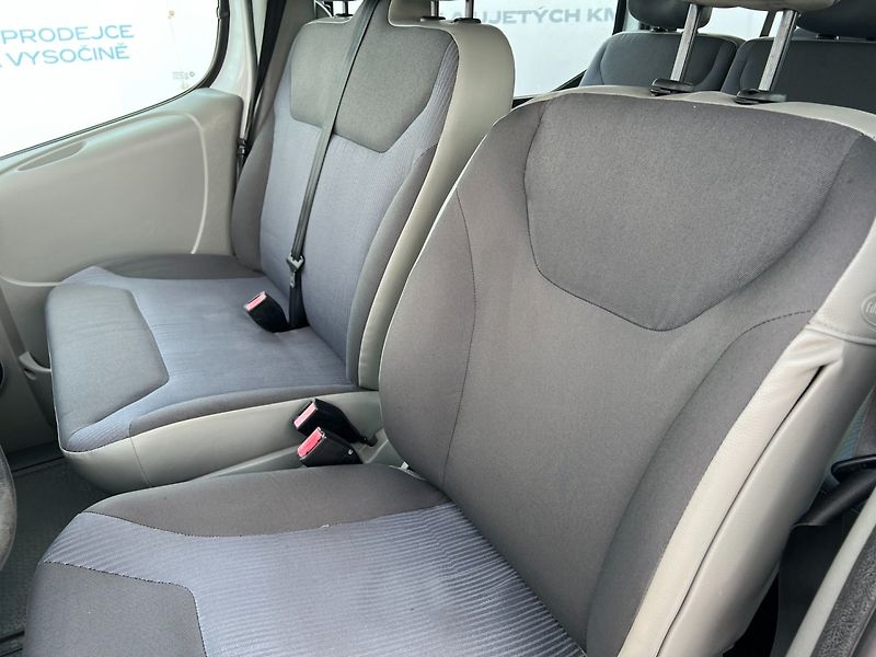 Opel Vivaro (2007) 2.5CDTi 107kW 9míst! Tažné! - fotka 15 z 20