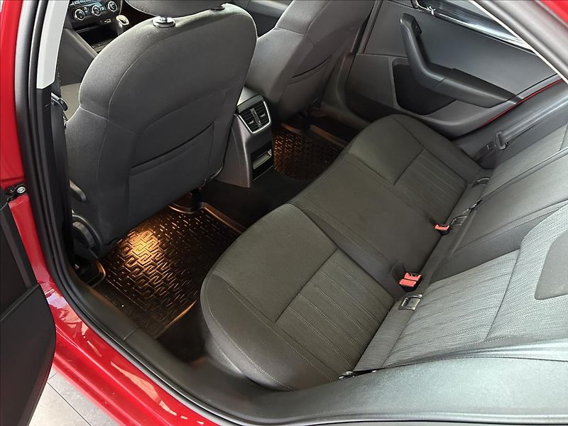 Škoda Octavia 1,6   TDI 85kW,ČR,2.MAJ,STYLE - fotka 25 z 28