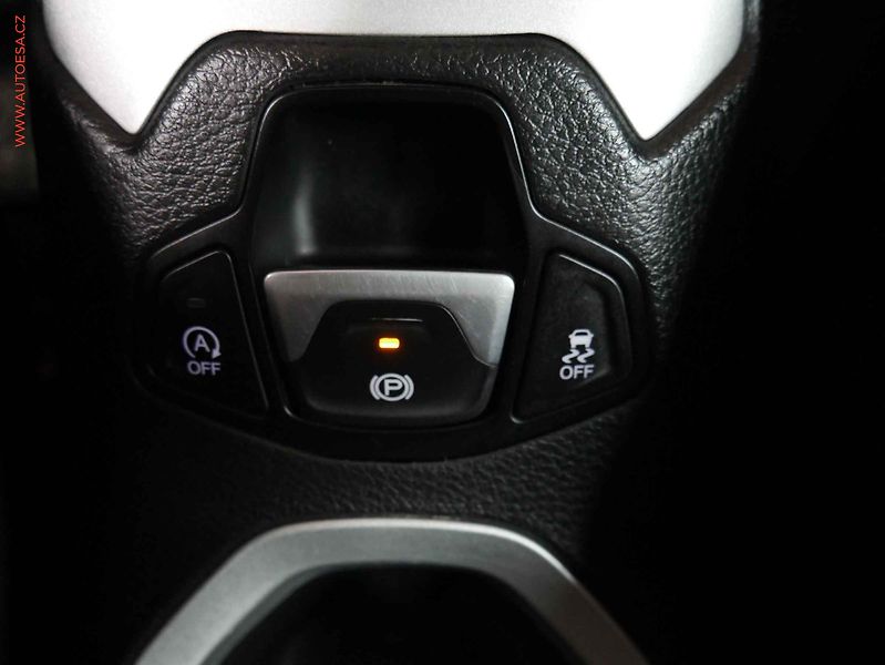 Jeep Renegade (2015) 2.0 CRD 4x4, 2.maj,ČR, AC - fotka 22 z 24