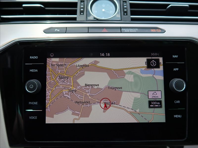Volkswagen Passat 2,0 TDi,110kW,1majČR,Highline - fotka 15 z 27