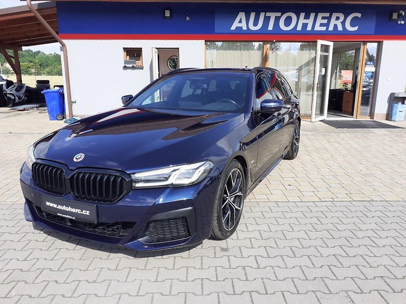 BMW Řada 5 (2023) 540d x Drive 250 Kw  ČR - fotka 1 z 46