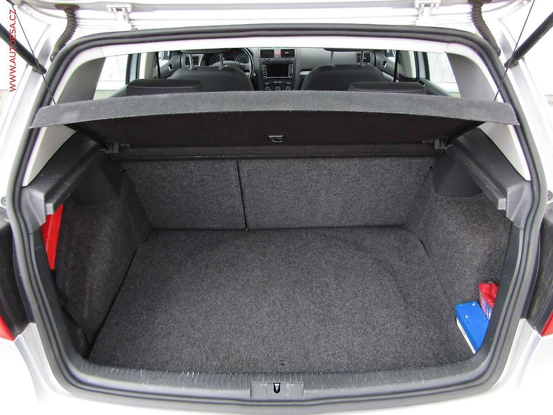 Volkswagen Golf (2008) 1.6i, Klima, STK2/28 - fotka 7 z 20