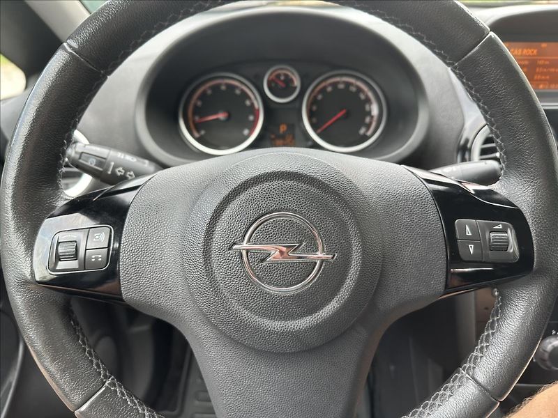 Opel Corsa 1,4 AUTOMAT - fotka 24 z 27