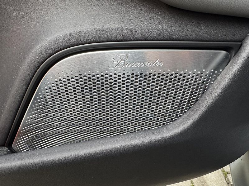 Porsche Taycan TURBO S-CARBON-MASÁŽE-BURMESTE - fotka 19 z 38