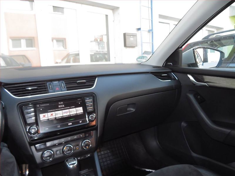 Škoda Octavia (2015) Scout 2.0 TDI, 4X4, Automat - fotka 8 z 19