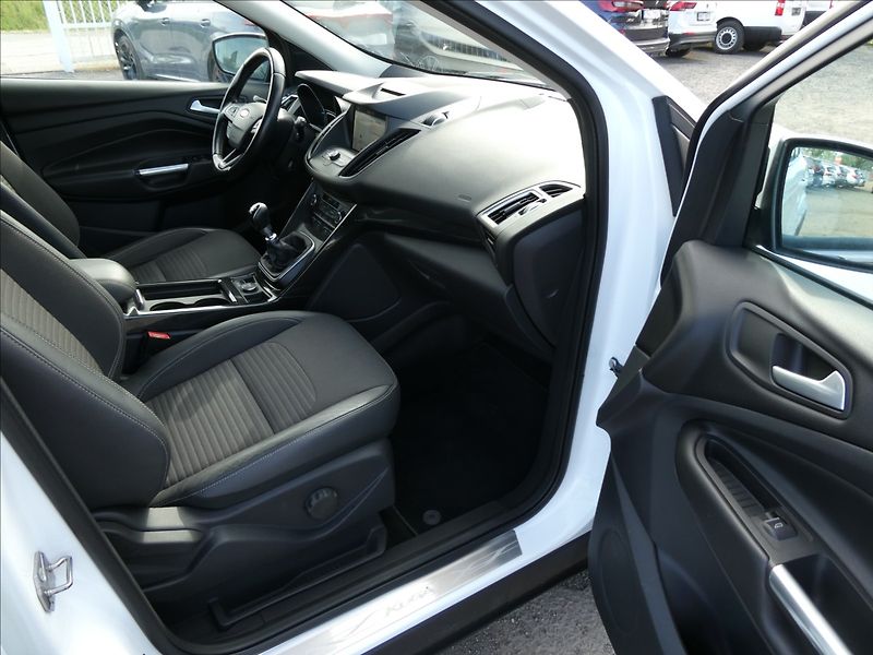 Ford Kuga 2,0 TDCi 110kW Panorama,naviga - fotka 23 z 45