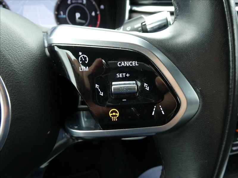 Jaguar F-Pace 2,0 D200 S,1.maj,ČR,DPH - fotka 23 z 35