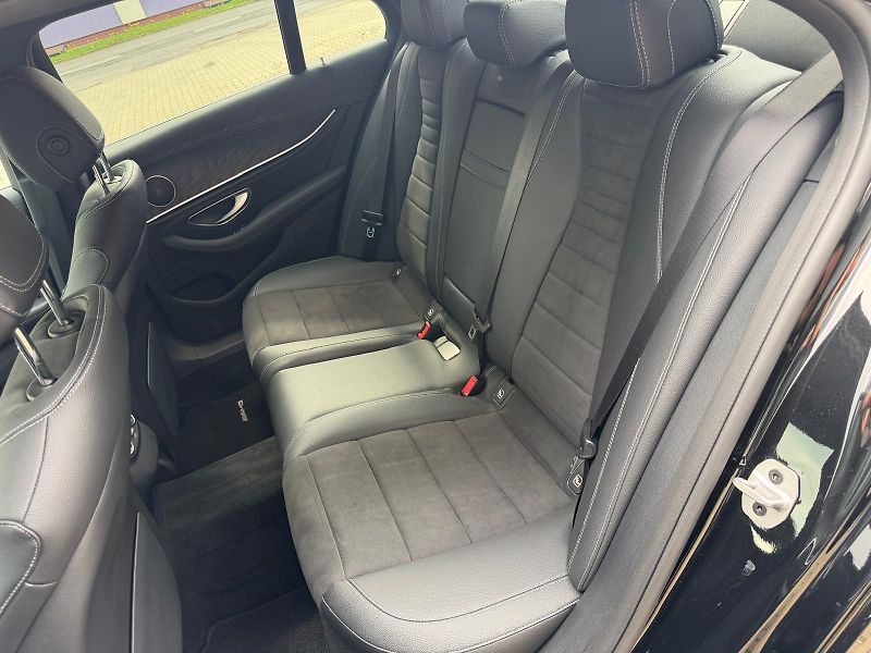 Mercedes-Benz Třídy E TOP / AMG 4matic/v zimě nejeté - fotka 14 z 30