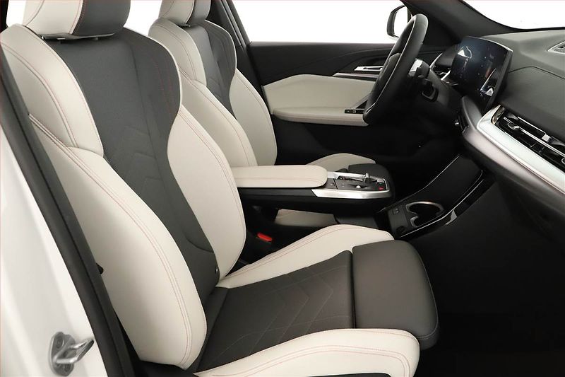 BMW X2 (2025) sDrive20i - fotka 7 z 25