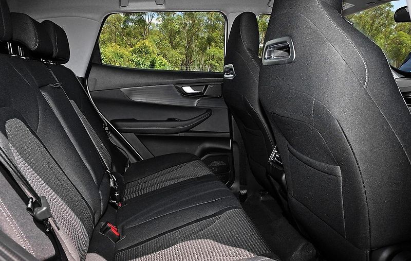 Chery Tiggo 4 HEV (2026) COMFORT 1.5 IDHE HEV - fotka 5 z 6