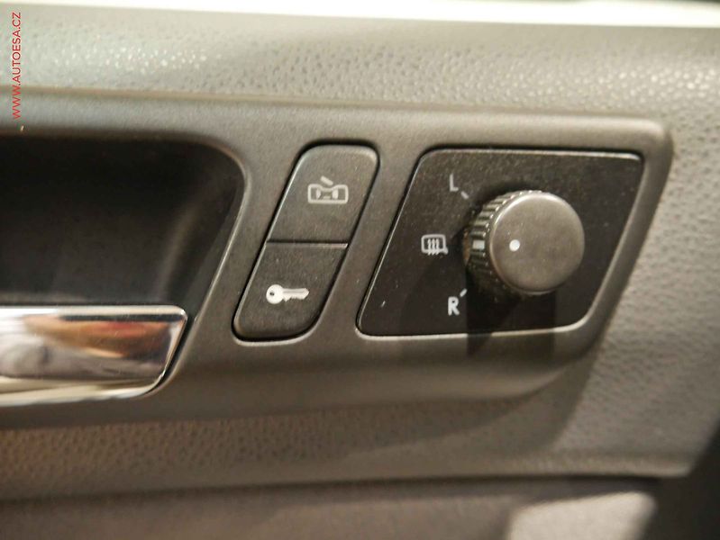 Volkswagen Polo (2008) 1.2., ČR, AC, el. výbava - fotka 15 z 16