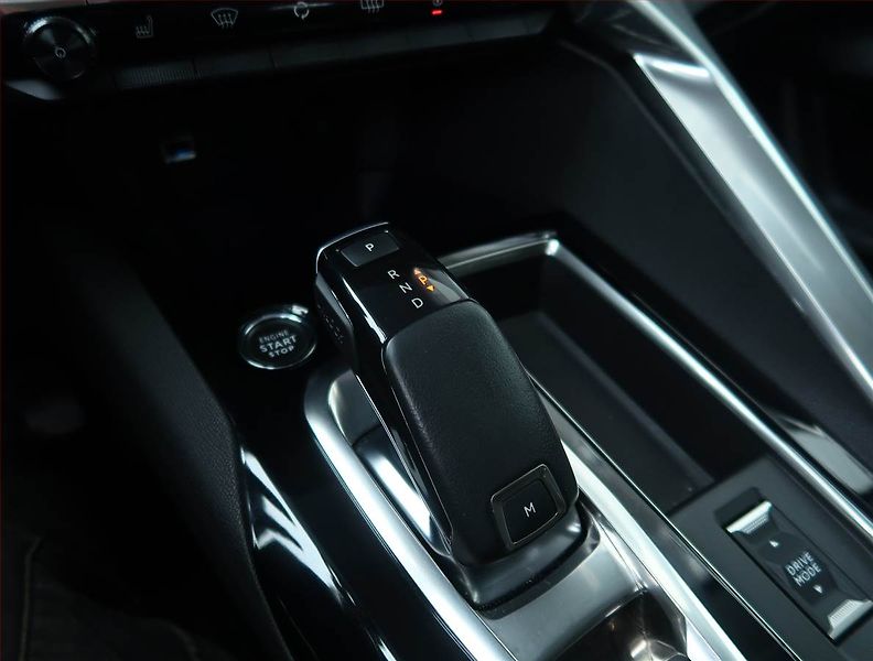 Peugeot 5008 (2022) PureTech 130 - fotka 13 z 25