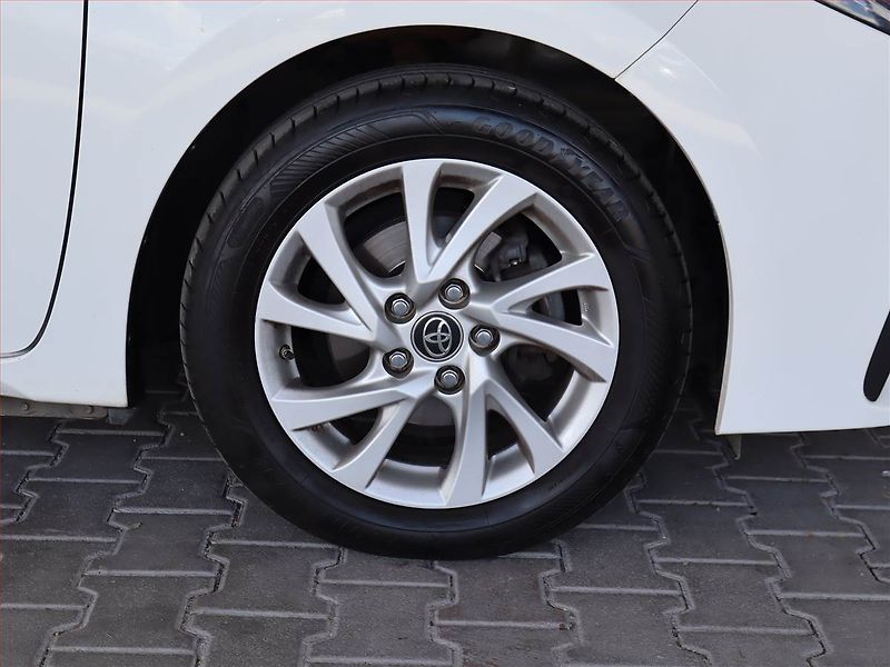 Toyota Corolla (2017) Style 1.6 Valvematic, Automat - fotka 15 z 25