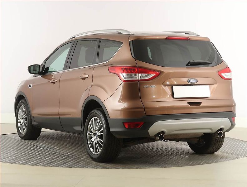 Ford Kuga (2013) 2.0 TDCi, 4X4, Xenony - fotka 4 z 23