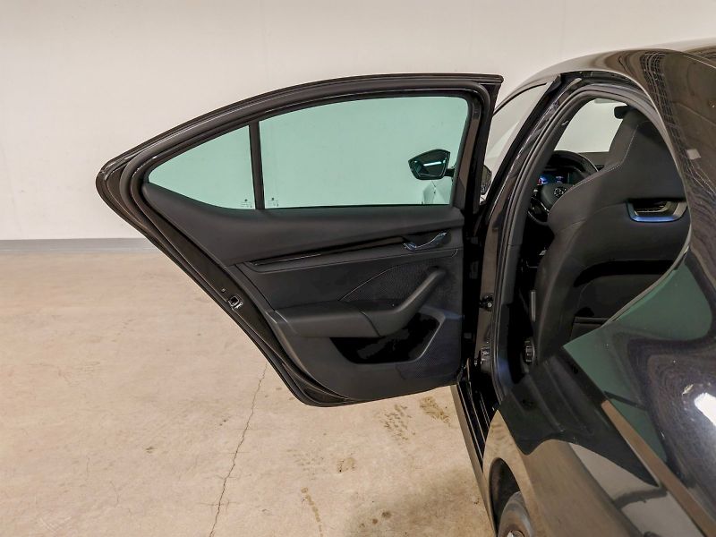 Škoda Octavia (2022) 2.0 TDI 110 kW DSG Sportline - fotka 24 z 31