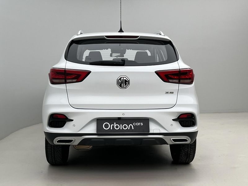MG ZS 1.5 ESSENTIAL PLUS CZ 1.maj.  - fotka 11 z 38