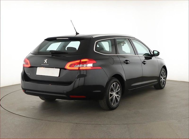 Peugeot 308 (2017) 1.6 BlueHDi, Automat, Navi - fotka 5 z 18