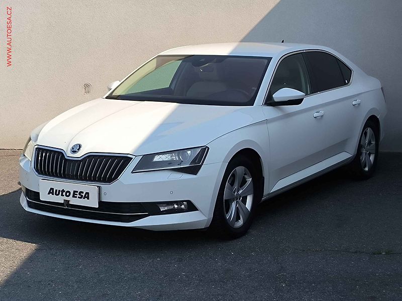 Škoda Superb (2017) 2.0TDi, ČR, DSG, bixen - fotka 3 z 30