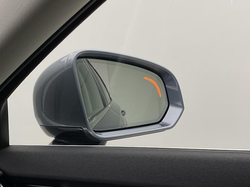 Volvo V90 D4 MOMENTUM AUT - fotka 23 z 48