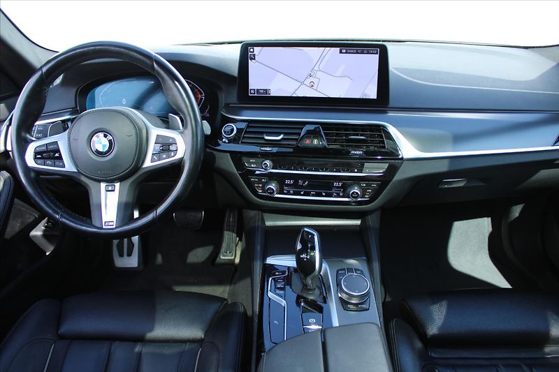BMW Řada 5 520d xDrive 140kW M PAKET NAVI - fotka 13 z 32