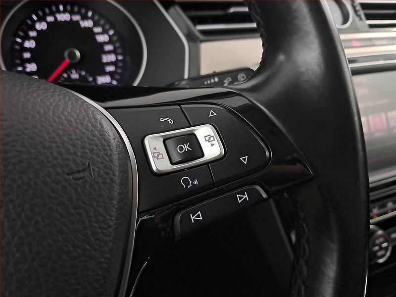 Volkswagen Passat (2015) Highline 2.0 TDI, Kůže, Navi - fotka 16 z 22