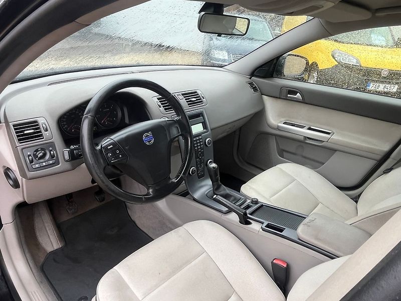 Volvo S40 1.6D 84KW*NOVÉ VSTŘIKY* - fotka 13 z 26