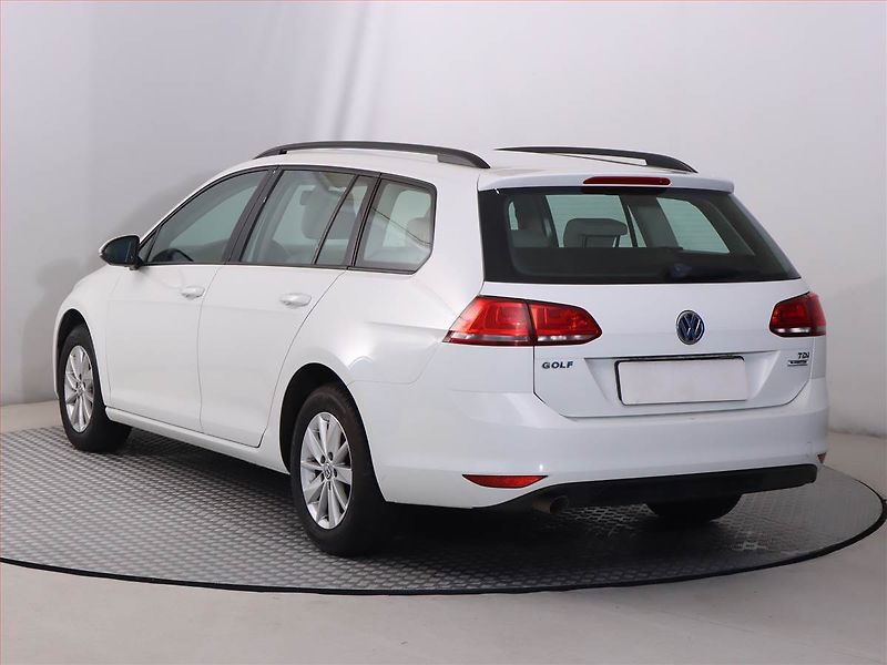 Volkswagen Golf (2015) 1.6 TDI, Tempomat - fotka 4 z 17