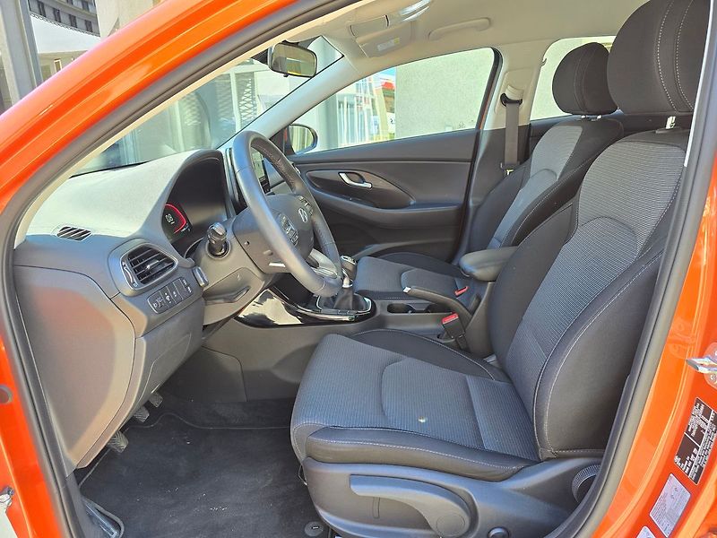 Hyundai i30 1.0T-GDi Smart, serv.kn.,1.maj - fotka 9 z 26