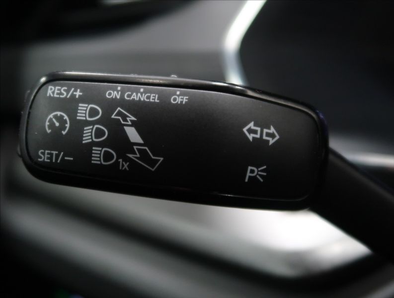 Škoda Octavia 2,0 TDI ČR 1 MAJITEL DPH - fotka 19 z 40