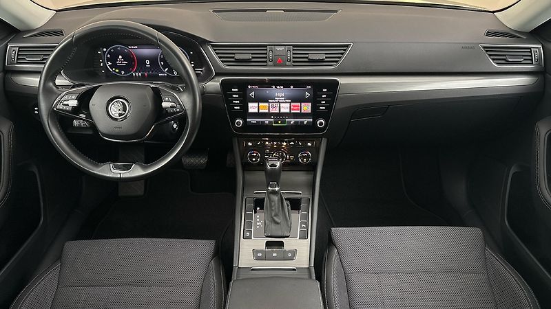 Škoda Superb 2.0 TDI DSG Style Combi - fotka 8 z 26