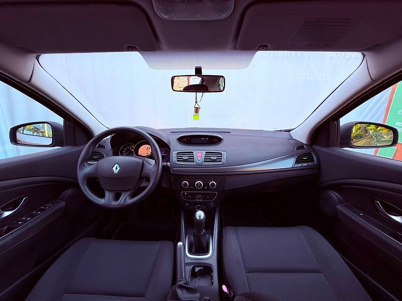 Renault Mégane 1.6 16V, ČR, 1.Maj - fotka 15 z 21