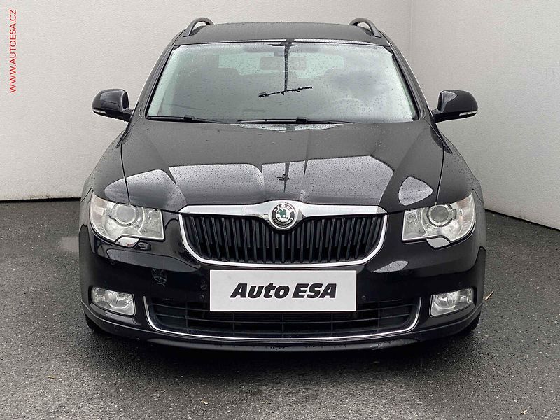 Škoda Superb (2012) 2.0 TDi 4x4, Elegance, TZ - fotka 2 z 21