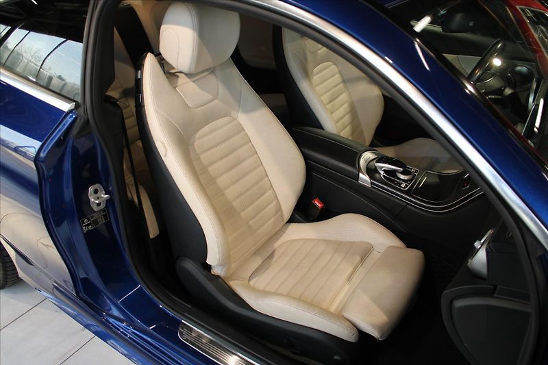 Mercedes-Benz Třídy C 250d Coupé AMG Line DIS+/Burme - fotka 24 z 30
