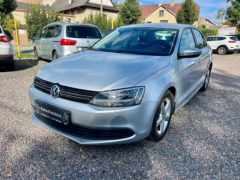 Volkswagen Jetta (2011) 1.2TSi 77kW *ALU*PDC*Klima* - fotka 1 z 19